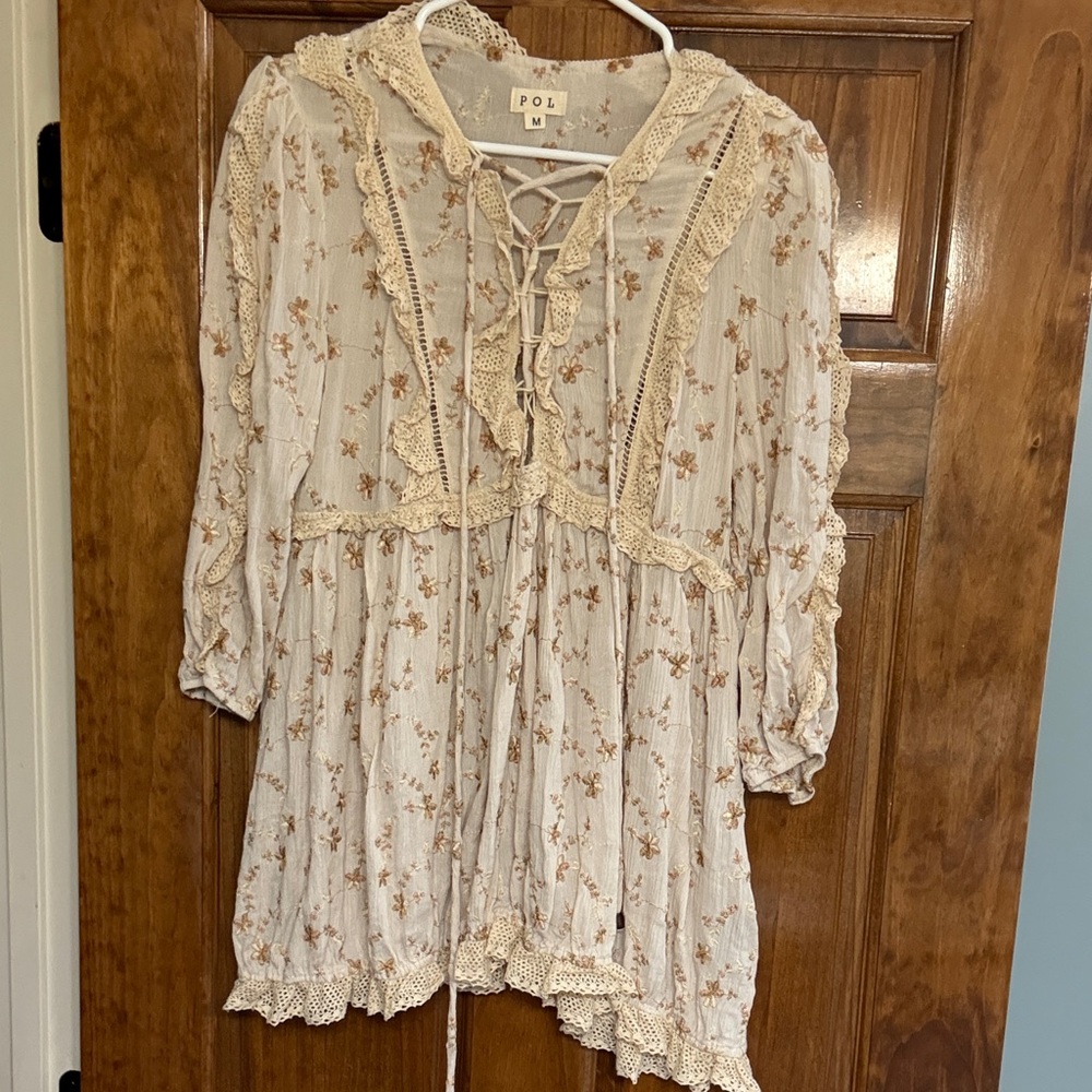 POL Women's Floral Lace Blouse - Cream and Brown